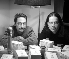 Kilian Fitzpatrick (links) und Nikolai Vogel mit Verlagszutaten 2005